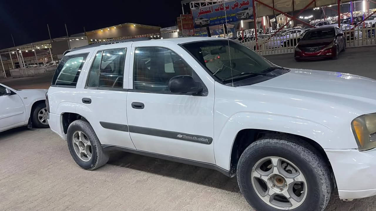 بلايزر ٢٠٠٤ مصبوغه عام جماليه 
مكينه بيه خيط بخار
كير جديد
حداديه جديده
تبريد ثلج 
سعره ٤٩
***********
