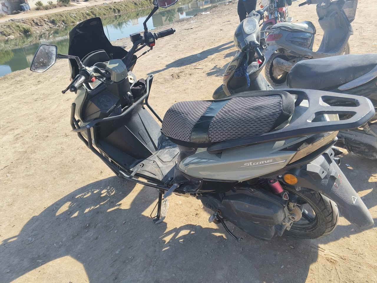 دراجه فول مواصفات كهربائيات كلهه شغاله الدراجه خير من الله  السعر ع خاص او اتصل ع رقم ***********
