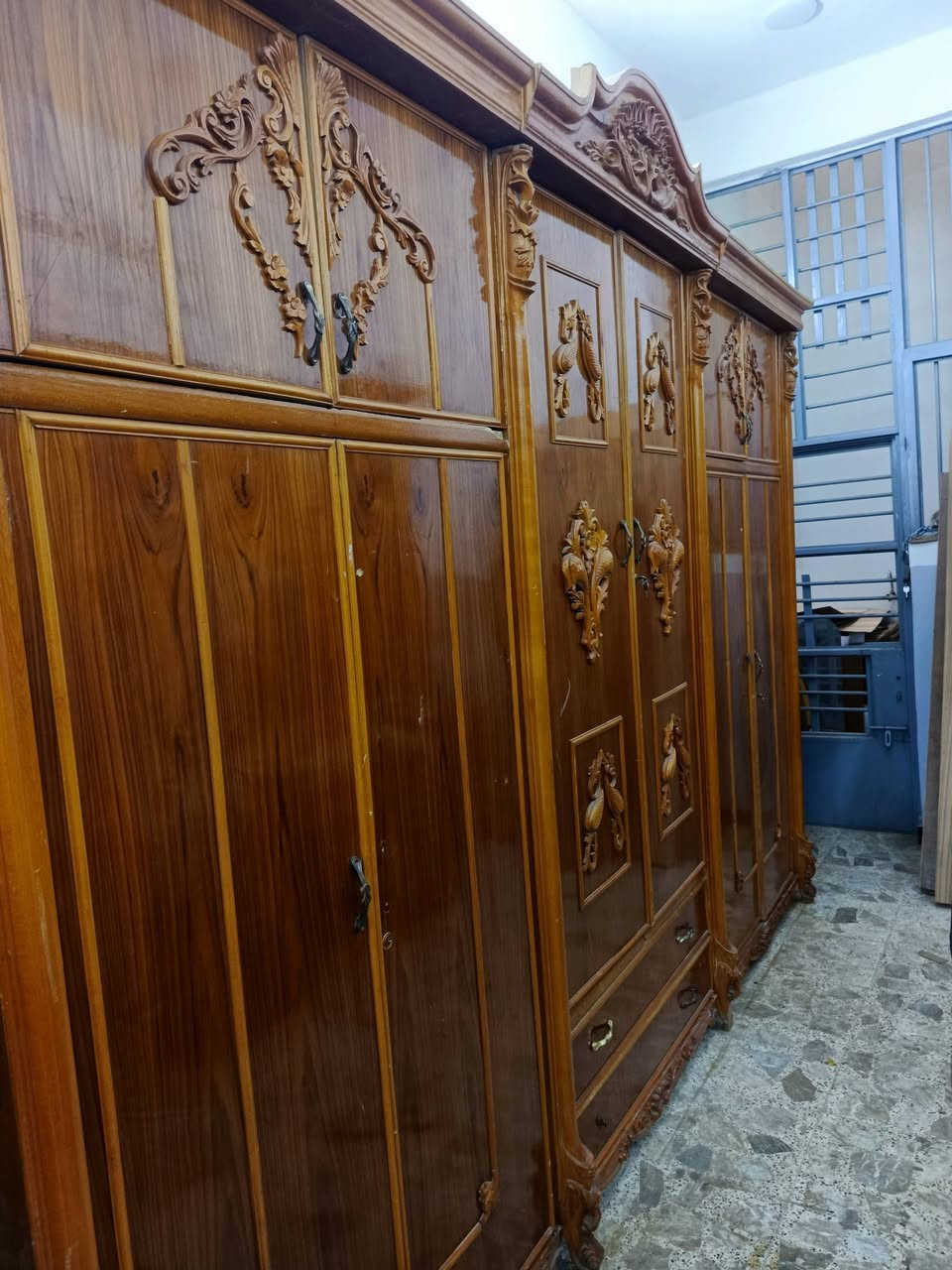 غرفه أم السته زان نضافه زيرووو تكمه تفصال درجه اولى ‏‪***********‬‏
