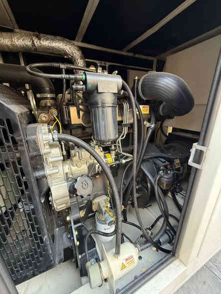 🔹 للبيع مولدة تكسان أصلية – Teksan Original Generator 🔹
💪 القدرة: 30 كيفي
⏱️ عدد ساعات التشغيل: 3489 ساعة فقط
🔇 نسبة الكاتم: 90%
🇹🇷 المنشأ: صناعة تركية أصلية

تنبية ‼️
يتوفر لدينا مولدات 
✅مستعمل .
✅جديد زيرو .
✅تأجير مولدات  كافه الاحجام .
⸻

🔧 خدمات ما بعد البيع:
 • ✅ ضمان تشغيل فعلي عند التسليم
 • ✅ ضمان على المحرك
 • 🔄 خدمة استبدال المولدات القديمة
 • 🧰 مراوس مولدة متوفرة حسب الطلب
 • 👨‍🔧 خدمة صيانة ودعم فني متواصل

⸻

📍 الموقع:
بغداد – الكرادة – شارع 52 – كمب سارة

📞 للتواصل والاستفسار:
[***********] اسيا 

⸻

⚡ معرض الأخوين – ثقة تُشغِّل حياتك ⚡
