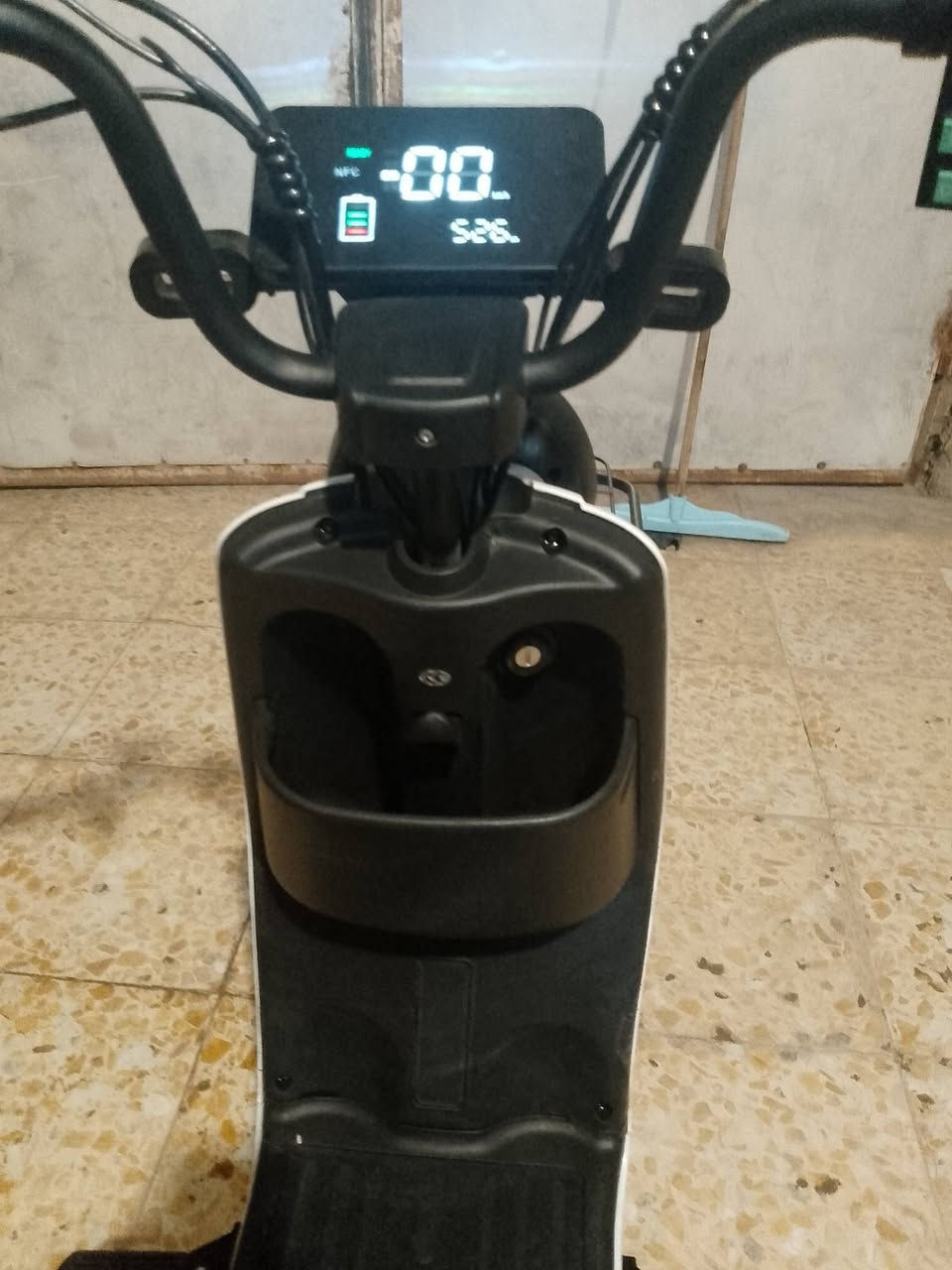 سلام عليكم 
دراجه شحن للبيع  او مراوس ب R9 شركة فوجي افضل شركة سرعه 99 4 نمر ومثبت سرعه بلوتوث نضام NFC بس لكارت ضايع 
بريكات  حساسات اشاير لايت عالي ناصي لد +الوان سكن هورن شاشه ايباد تعرض العطل اذا سامح الله موديل 2026 
سعر خاص او اتصل عل رقم *********** بغداد شهداء العبيدي

