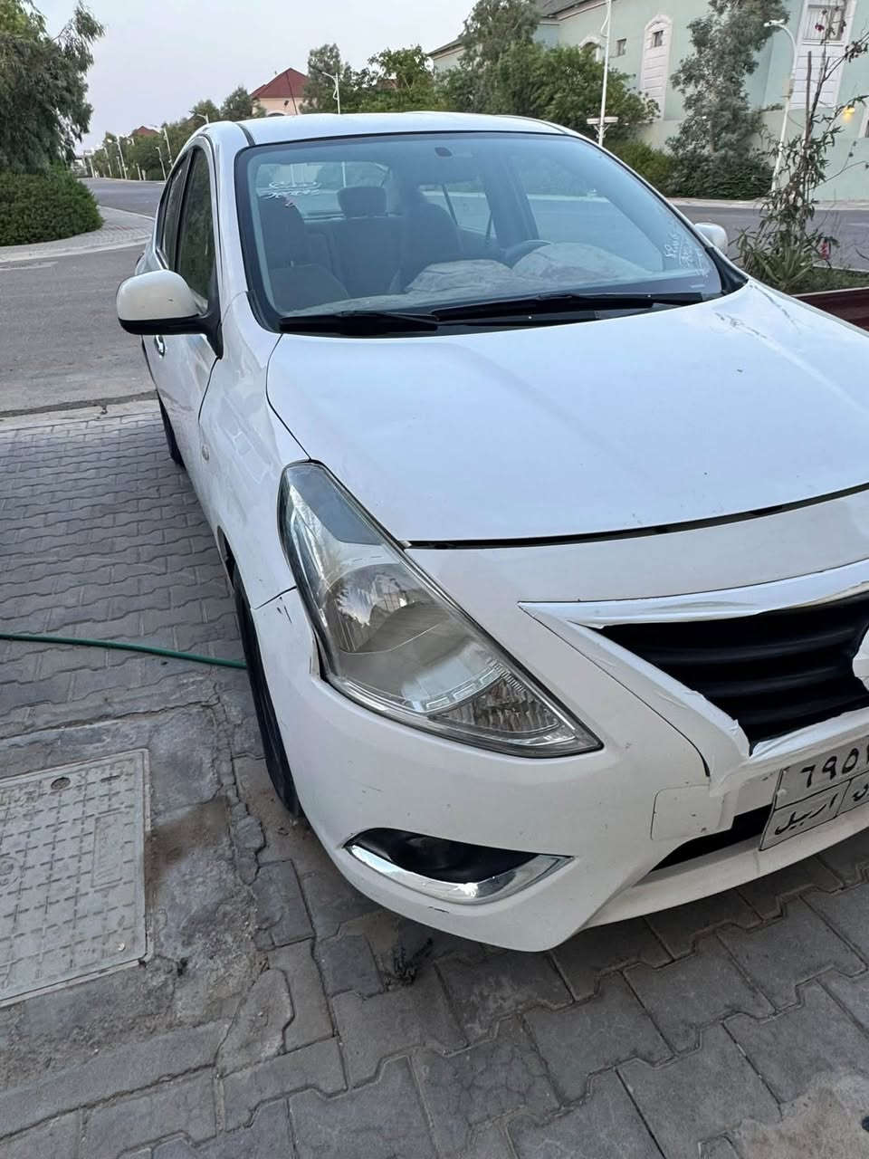 نيسان سني مديل 22  بيها باب بارد ومكانات  بارد ماشيه 96 سنويه بعد 6 اشهر وتنتهي وكاله او تحويل تخم تاير حداديه جديده جاهزه مابيها نقص برغي السياره السعر 100 وبيها مجال حك الجيه مكاني البصره *********** او مراوس
