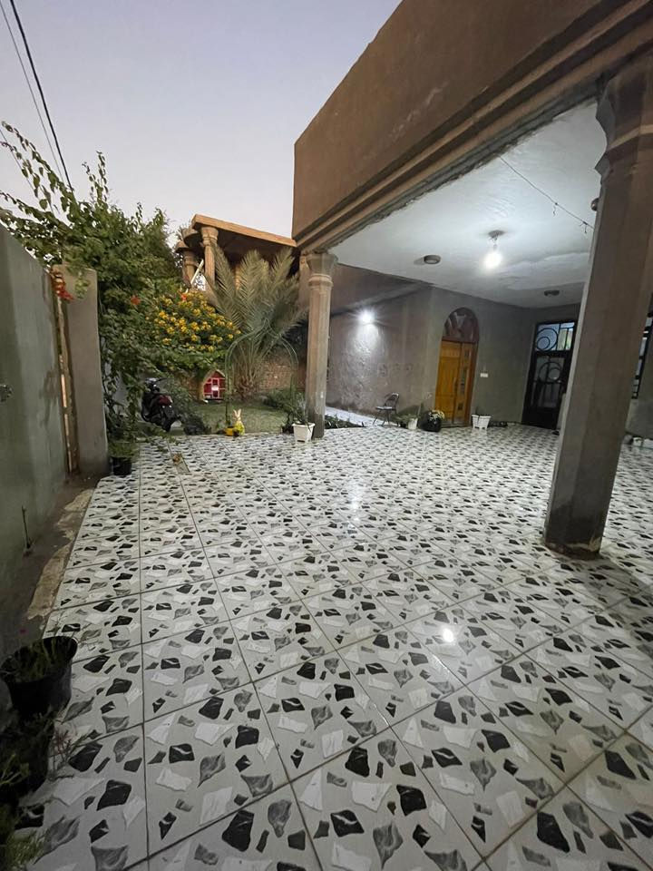 دار طابو زراعي تحويل مباشر 
المساحة 450 م طابق واحد
بناء حديث
واجهة 18 م والباقي نزال
غرفتين نوم
استقبال 7*7
صاله كبيره
مطبخ 
مجمع صحيات
حديقه 100 م
كراج سياره كبير
العنوان / الهنديه - قرب جسر الرشيده
يبعد عن الشارع 50 م
*********** علي
@أبرز المعجبين
