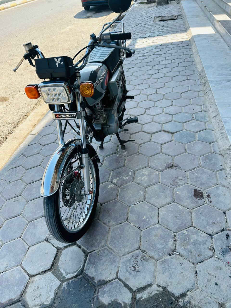 السلام عليكم 
دراجه 4 كير موديل 21
محرك كهرباء خير من الله دراجه نضيفه وحلوه مكانه الخاجيه 
سعره 650 وبيه مجال لشراي 
الاتصال 
***********
***********
