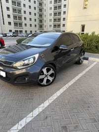 ريو ٢٠١٥ • اوتوماتيك • فتحة سقف