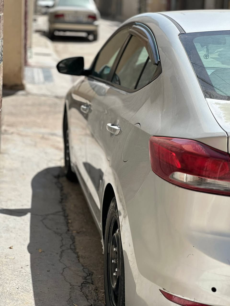 الانتره موديل ٢٠١٧ رقم اربيل بسمي سنويته ٢٠٣٠ مواصفات نص فول السياره ضربتها الامريكي جامغ خلفي وباب الخلفي بي شبرين من جهة الصدر والبنيد مبدل بسبب ضربة چاكوج لاضربه ولا دواخل مكينه گير خير من الله حداديه ٨٠٪؜ السياره خير من الله مكان السياره بابل الحله مركز الحله ***********
