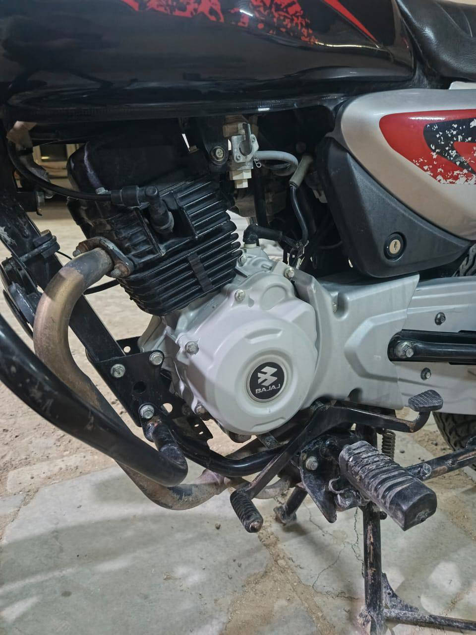 السلام عليكم بوكسر للبيع موديل 23 مرقم كامل سنويه ولوحات الدراجه جدا نظيفه وما مشتغله توصيل المكان المثنى المركز السعر 3مليون وبيها مجال بسيط للاستفسار *********** رقم صاحب الدراجه
