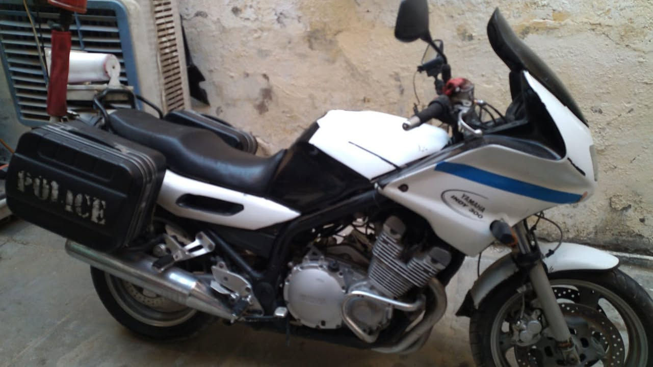 السلام عليكم ياماها 900  لون اسود مغلفة بأبيض الدارجه حلوه وخير من الله بدوون رقم 
*********** مكلف بلنشر
