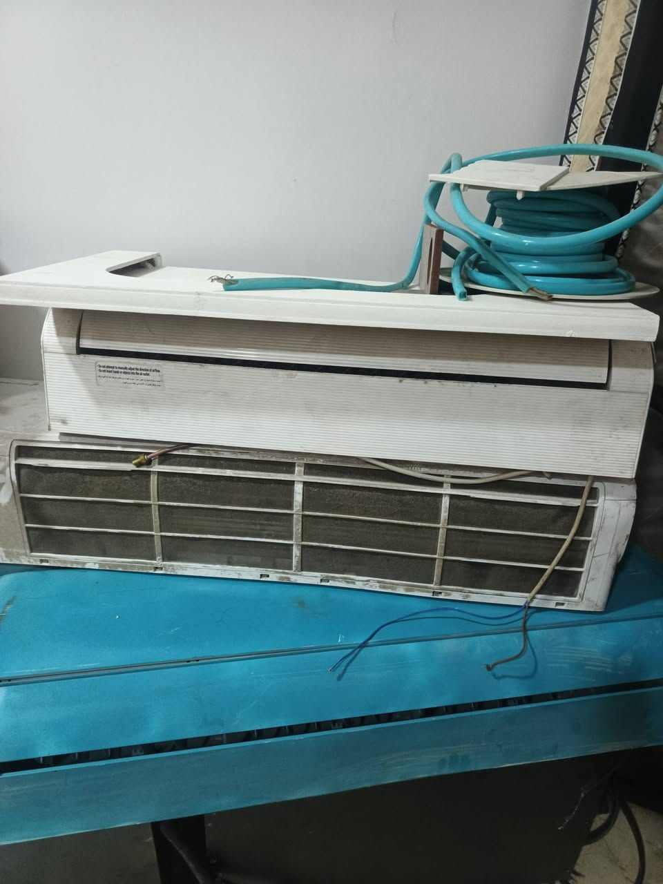 السلام عليكم يوجد الديه سبالت البيع النوع الوادي نفيتر و2 طن تواصل ع هاذ رقم***********بي وتساب
