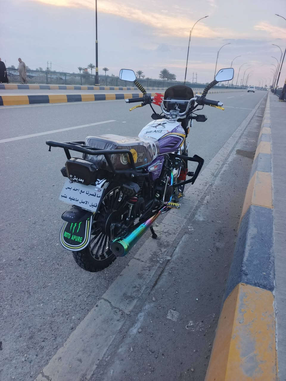 سولنك. 24 محرك 200 دراجه خير من الله مناقصها كلشي كهربائيات كلها شغاله لايت اشاير دشبول كلشي شغال مابيها كل نقص تشغل وتطلع. سعرها 825 وبيها مجال او مراوس مكاني شارع 40 ***********
