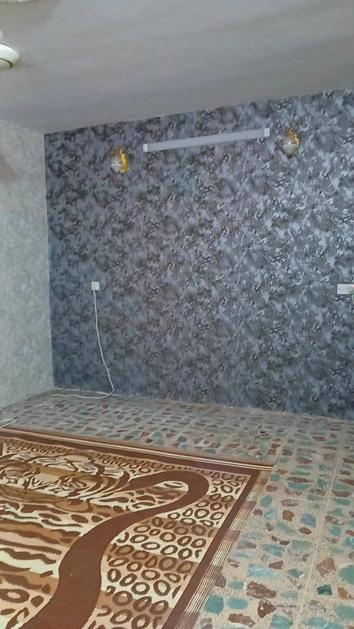 بيت خلفي للبيع المساحه ٢٥٠متر 
منطقة الحبيبيه طابقين يحتوي على ٤ غرف وصاله وستقبال وحديقه خارجيه عرض الممر ٣متر 
 نزال ٤٠ متر /واجها ١٢ونص 
للتواصل ***********

