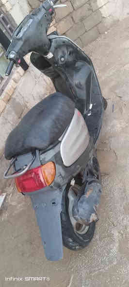 السلام عليكم دراجة منغولي للبيع ما ناقصهة شي بس باتري كهربائيات ملهى شغالة هندر واحد تشتغل مكينة بلادي ما مفتوحة السعر 225المكان الرميثة ***********
