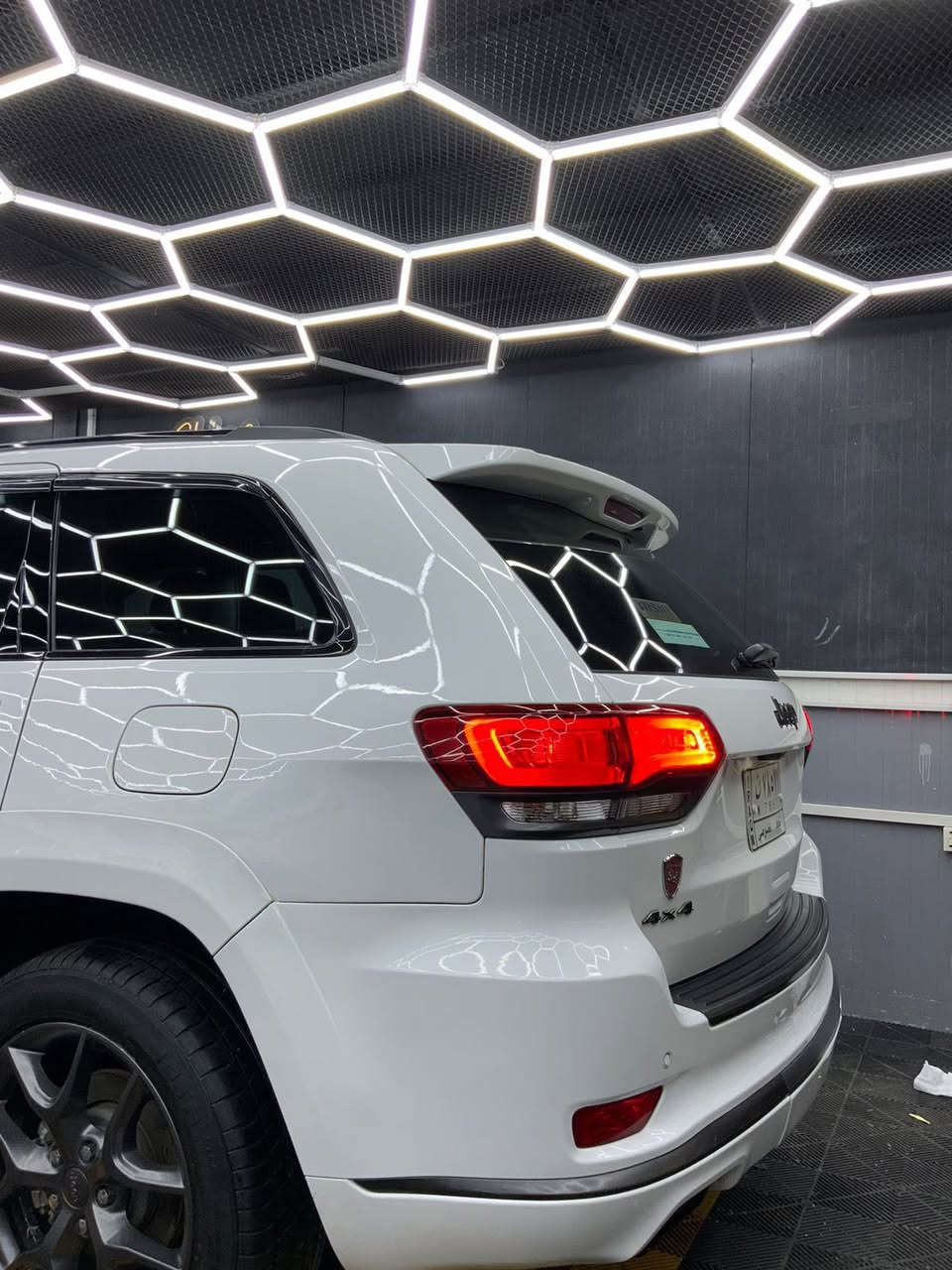 جيب 2020 S سياره جديد وكاله مكفوله من صبغ وبيها سونار مرفق مع صور مكان سياره بغداد 
السعر 315وبي مجال بسيط
للتواصل ***********
