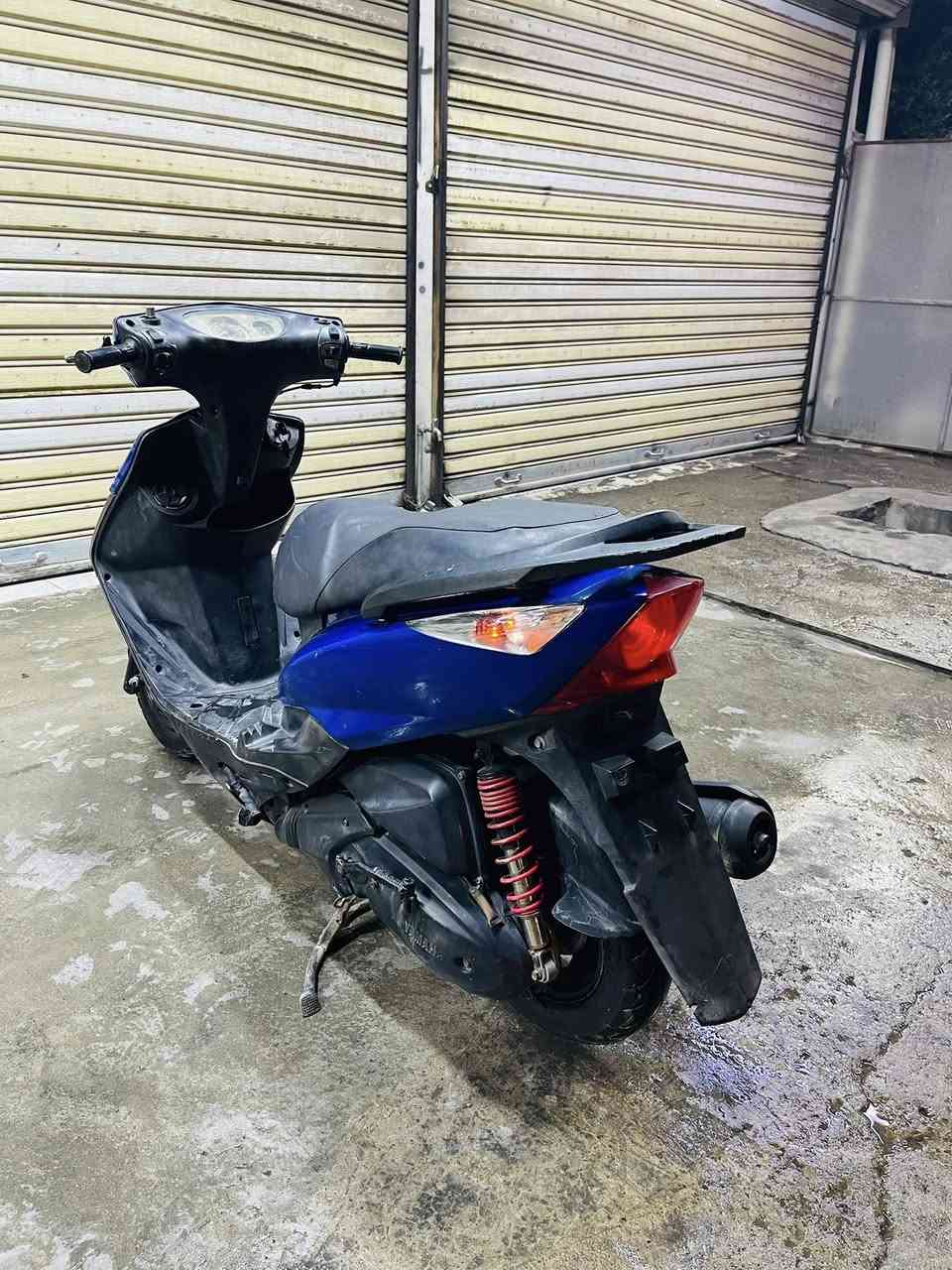 سلام عليكم للبيع دراجه سكنس ثعلب دراجه بلاديه  كامله من طول لطول مكينه بلاديه مكفوله من نضوح دخانه خرسه تجي تشغل وتطلع مال جناي دراجه اي نقص مابيها  السعر 550 مكاني بغداد الدوره شارع 60رقمي ***********
