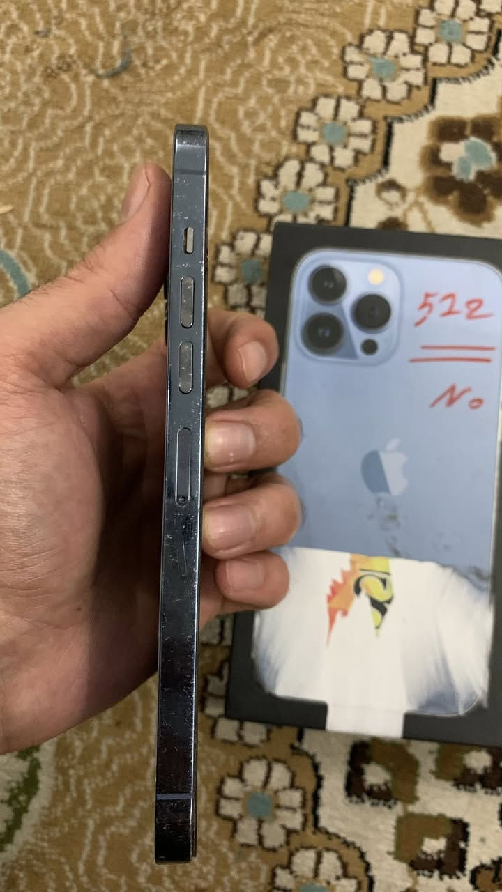 ايفون 13 برو ماكس ذاكرة 512 ملحقاته كارتونه الاصلي و كفر
مبدل شاشه وبطاريه وفلاشه مايشتغل سعر 400 الف وبيه مجال قليل 
رقم *********** مكان بصرة القبلة موجود توصيل
