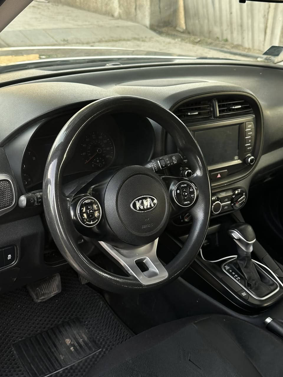 صول ٢٠٢٠ s  السياره ماشيه ١١٥٠٠٠ كم   محرك ٢٠٠٠ دوش 
رقم بغداد باسمي 
 موصفاتهه معروفه 
رادارات جانبيه 
و تحديد مسار 
 وكاميرا خلفيه 
كشنات مخمل 
٣ قطع صبغ 
 
 واتساب ***********
