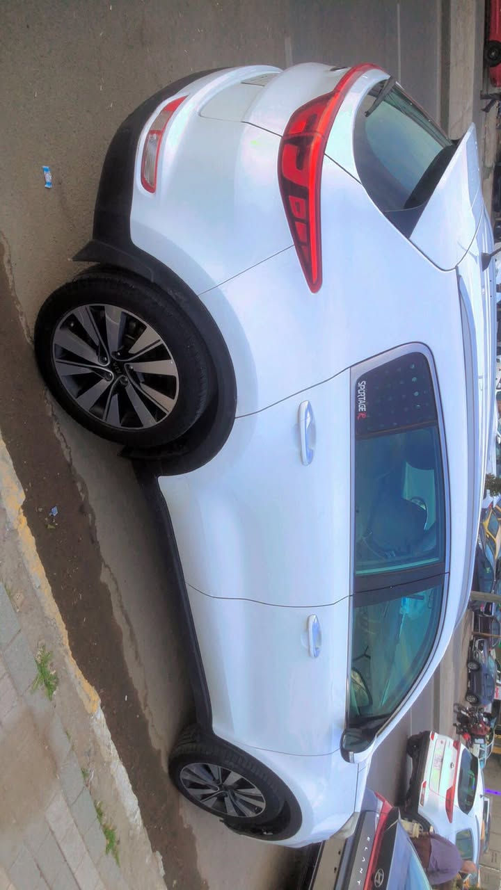 للبيع سيارة سبورتج ٢٠١٨خليجي  رقم بغداد بدون ضربة وبدون صبغ فقط بارد خفيف بالباب عكس السائقورصعة خفيفة فوق التاير الخلفي للاستفسار الاتصال بالرقم. ( ***********).  ابو مصطفى
محرك دوش ٢٠٠٠ تدفئة تبريد جيد كير ومحرك مامقتوح وما داخلة فيتر  حساسات مري شفط ادواتها كلها اصلية بلادي   تحكمات ستيرن شاشة مسجل ابل  واواكس  بلوتوث  تايرات جيدة السعر١٨٣ ورقة  وبيها مجال حك الجية واذا اكو مراوس بسيارة عالي ٧ راكب جمسي تيران اكاديا حاضر العنوان بغداد
