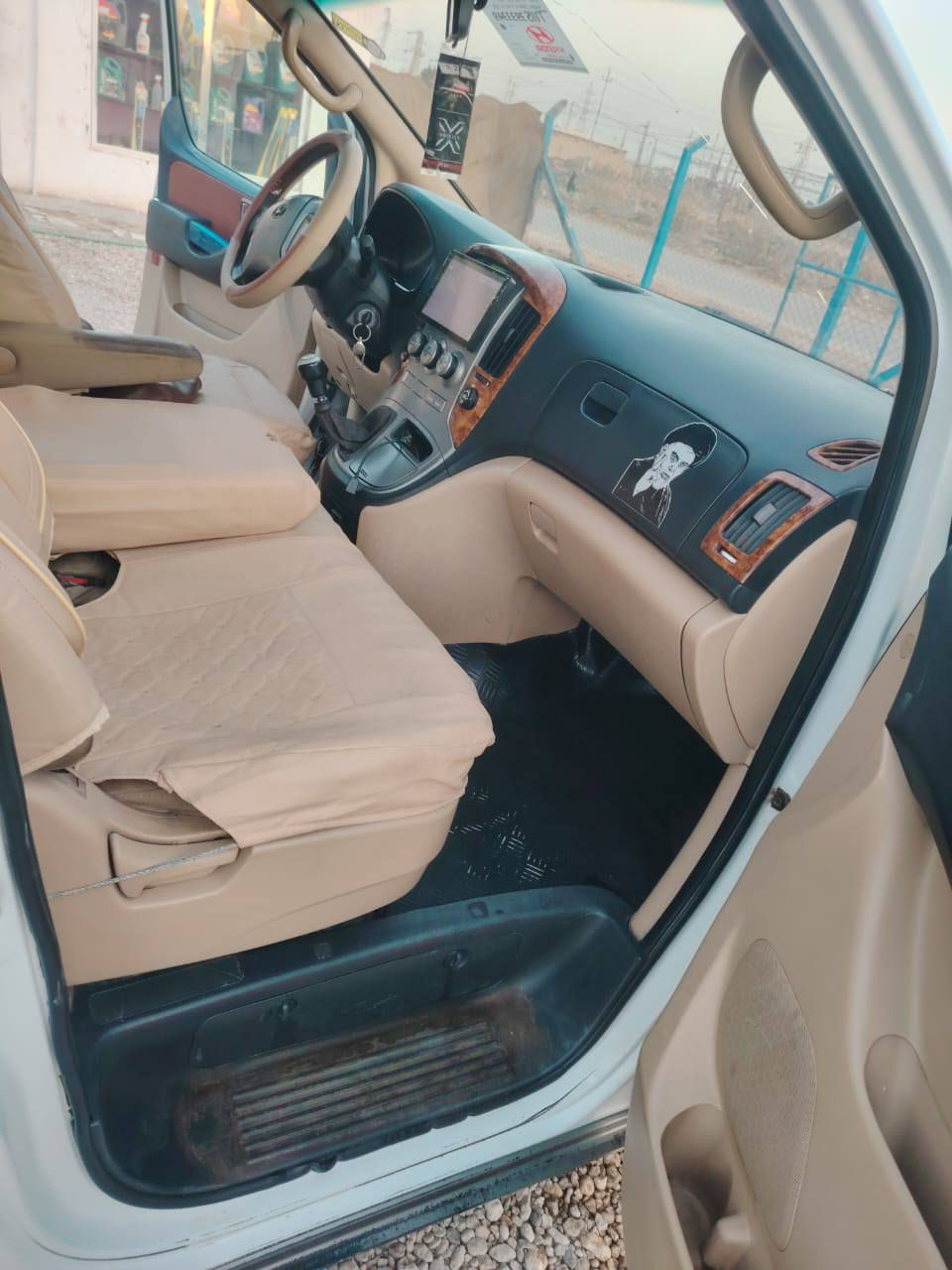 السلام عليكم ستاركس موديل 2013سيارة خير من الله تخم تاير تبريد حدادية مكينه اكسن دوشمه تنته تغليف سيارة مكفولة الضربة والعيب الشرعي ماعدا باب السايق بيه صبغات سيارة مال جناي سعر 145وبيه مجال لاستفسار تصل على الرقم ***********
