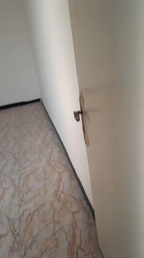 دار سكن للبيع مساحه 100متر زراعي 25 طابقين 4نوم صاله مطبخ صحيات مناور شارع الكهرباء نهاية شارع الكهرباء دور الشرطه السعر 90 وبي مجال ***********
