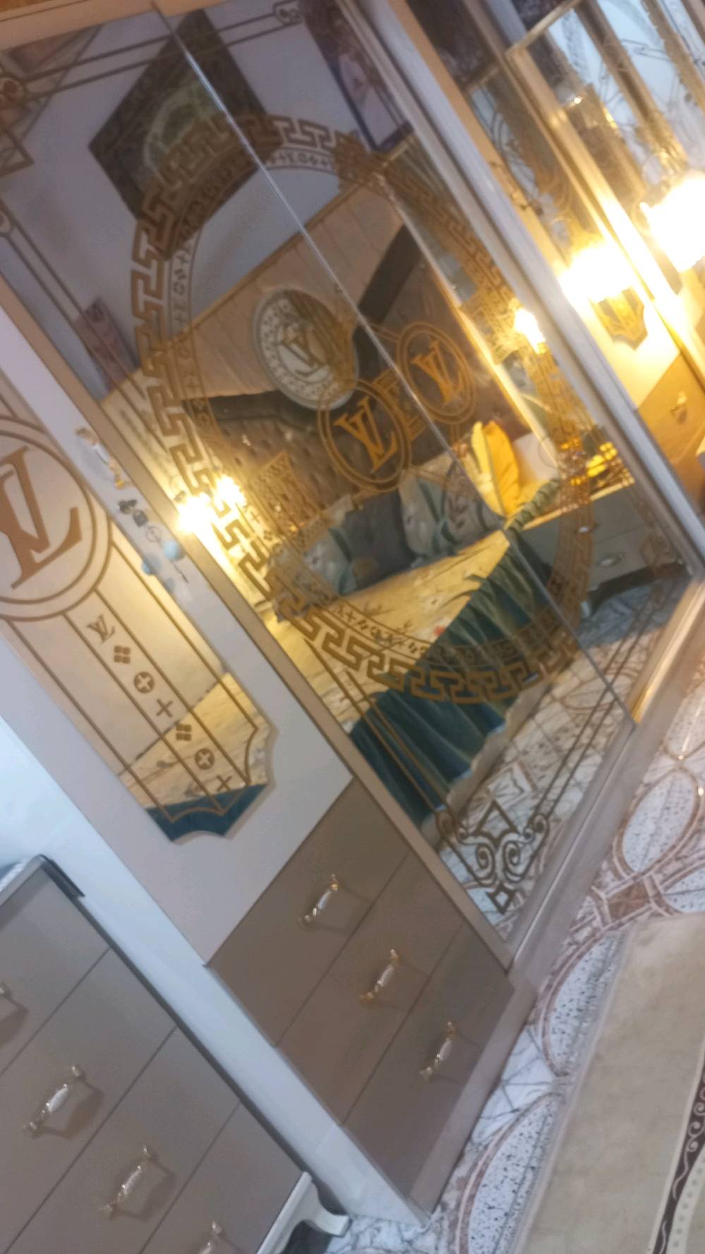 قرفه تركيه فخمه صار سنتين مشتريتهه نضيفه 