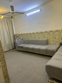 بيت ١٠٠م • قرب جامع الصادق • طابق واحد