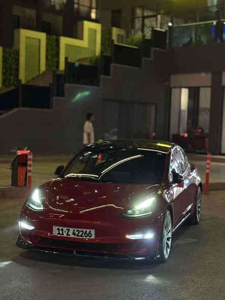 تيسلا مودل 3 بيرفورمانس لون احمر 
سنة الصنع : 2023
الضرر : السياره بيها فقط صبغ بالجاملغ الامامي الايمن وبيها pdr خفيف بالجاملغ الخلفي

💎 ســعــر ✅ ::  الــرد تلقائي 📮

🔷عداد 32  الف ميل

🔷 مرقم بغداد بأسمي 

🔷مكان سيارة  بغداد - العامريه

🔹 الشحن الكامل 490 كيلو تقريباً 

🔹 سقف بانوراما زجاج

🔹 شاشة كبيرة حجم 15 بوصة

🔹 كاميرات 360

🔹 حساسات امامية وخلفية
🔹 كراسي جلد (ابيض)
🔹 كراسي كهرباء
🔹 كراسي تدفئة
🔹 غرفة جلد مميزة لون ابيض 
🔹 رادار امامي
🔹 رادار خلفي
🔹 رادار جانبي
🔹 مانع تصادم
🔹 حساسات جانبيه
🔹 مثبت سرعة
🔹 تحكم بالسياره عن طريق الشاشة
🔹 نظام قيادة آلية Auto Pilot
🔹 عداد ديجيتال
🔹 تشغيل تلقائي
🔹 نظام قيادة ذاتية Full Self drive
🔹 نظام (RCTA) للتنبيه عند الرجوع للخلف
🔹 نظام (RSA) لكشف لافتات السرعه للطريق
🔹 نظام (PSC) الرادار الذكي لمنع الاصطدام 
🔹 نظام (LTA) لتحديد المسار على الطريق
🔹 تشغيل عن بعد
🔹 الدخول الذكي
🔹 نظام ترفيهي كامل متكامل يحتوي على ( YouTube / WhatsApp / Tik Tok / Netflix)

‏• Wifi
‏• GPS
‏• MAPS
‏• Bluetooth
‏• AUX
‏• USB
🔹 أوامر صوتية voice commands
🔹 جنط قياس 20
🔹 اضوية امامية LED
🔹 اضوية خلفية LED
🔹 كشافات ضباب LED
🔹 إنارة امامية زنون بالكامل
🔹 صندوق خلفي كهرباء
🔹 نظام محاكة ذاتي للسياره من الخارج

رقم صاحب ســـيــــارة: ***********
