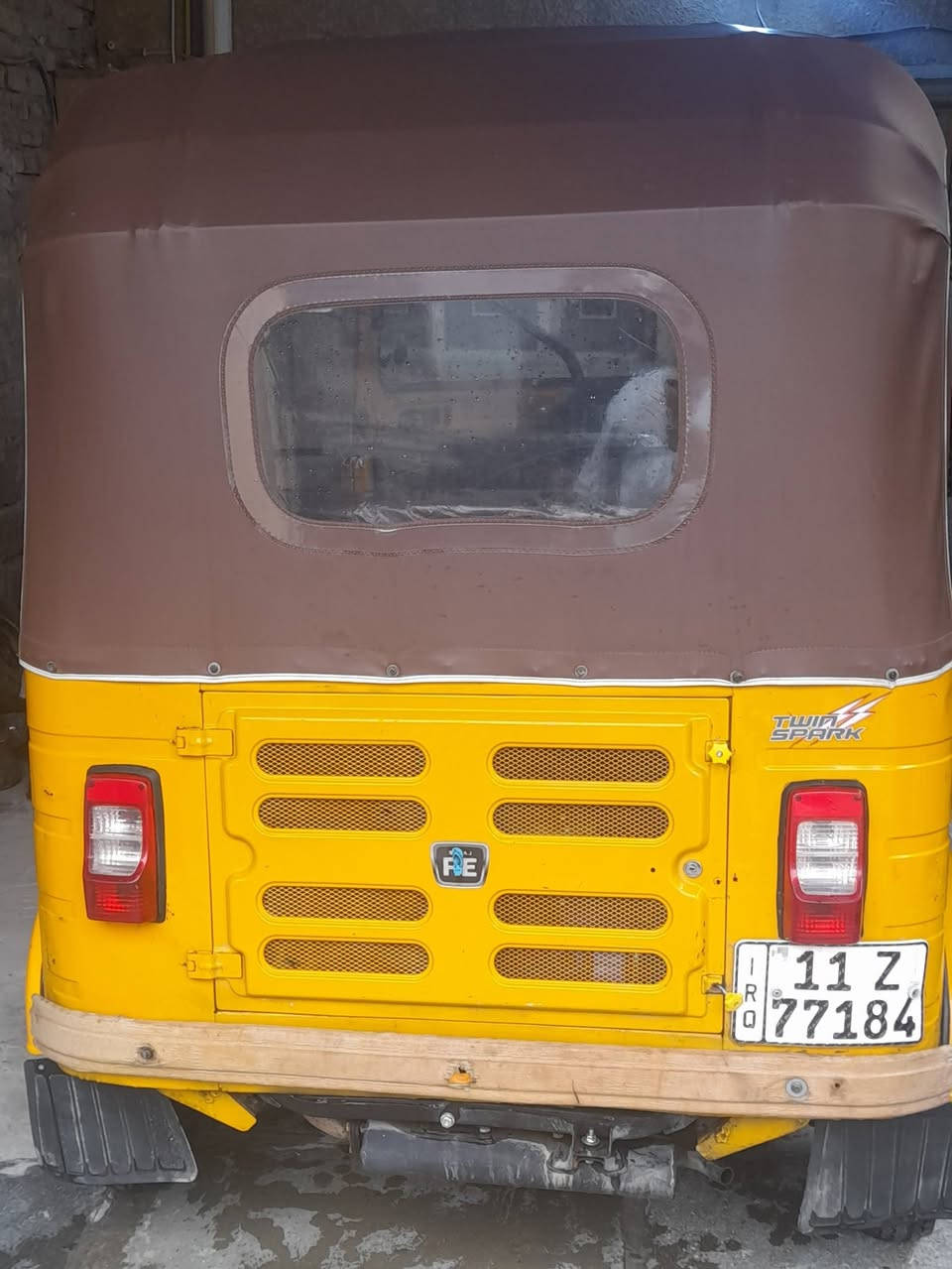 سلام عليكم تكتك للبيع مرقم باسمي تحويل ثاني يوم  مديل 18 
سعر 5500وبيه مجال
العنوان مدينه الصدر
***********
