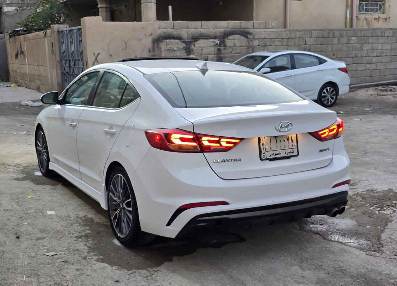 السلام عليكم 
هيونداي النترا سبورت 2018 وارد امريكي 
محرك gdi تيربو  
السيارة مبدل فقط بنيد ودعامية امامية
السعر 125 وبيها مجال
العنوان:البصرة الجبيلة
تواصل:
واتساب ***********
اتصال فقط ***********
