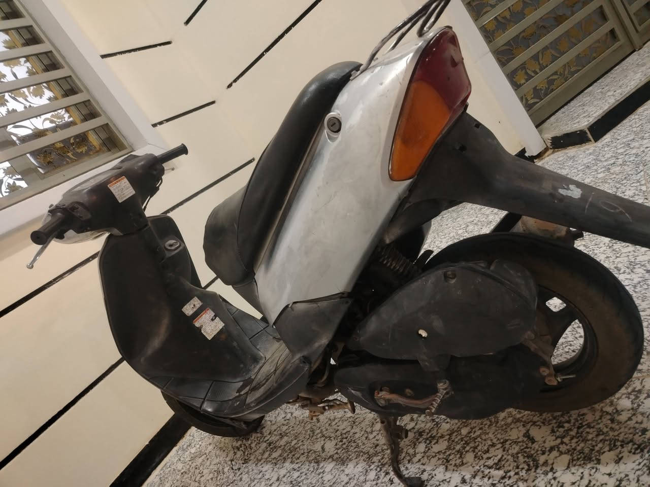 للبيع
السعر ٣٥٠
المكان /حي الشهداء قرب جامعه الإمام الصادق ع
أوراقه موجوده
للاتصال والاستفسار
***********
***********
