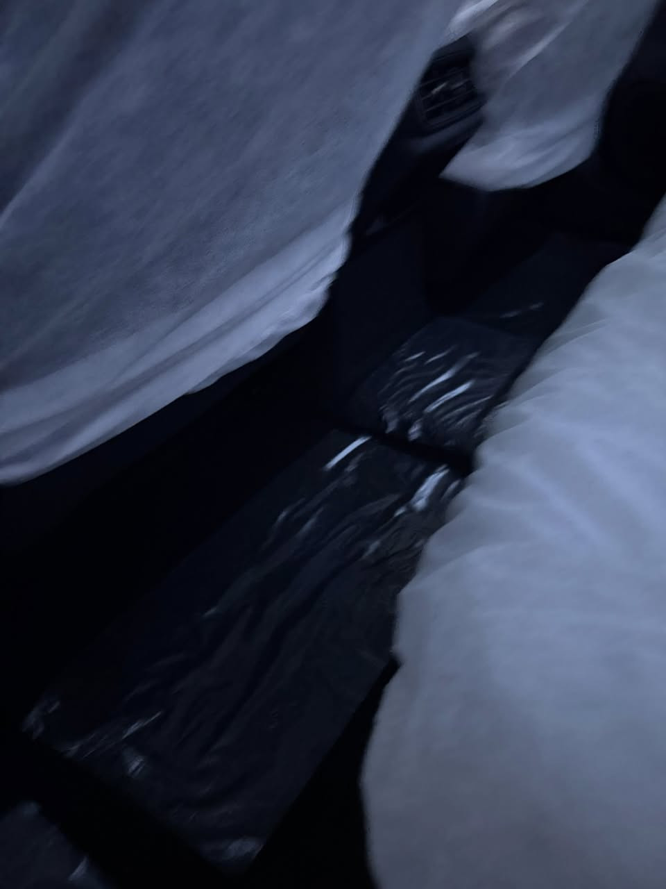 سلام عليكم بيوايدي سيل 05
صفر كيلو متر زيرو كفاله عامه بيها طخه بسيطه 
كامله كل اعراضها كارت وبصمه وشاحن وباقي الملحقات 
مكاني بغداد حي الاعلام ***********
السعر 18250
