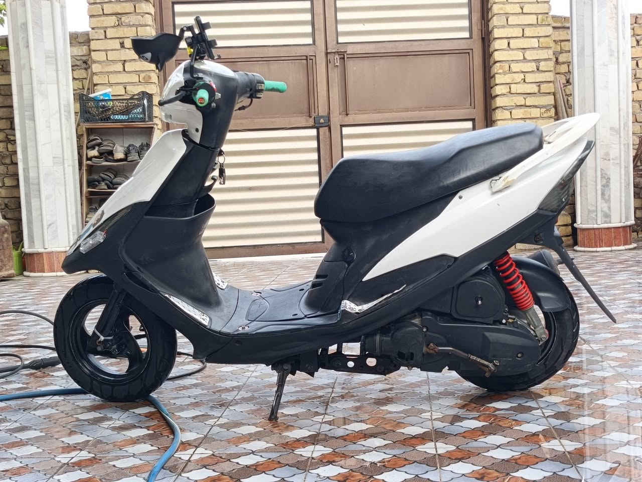 سلام عليكم
دراجه ماكس عدله مفتوحه 
دراجه حلوه شلعه ومعدل تخم كلجات جديده 
عنواني كوت/طشاش/جامع حسن العسكري
تفاصيل وسعر خاص او اتصل***********
