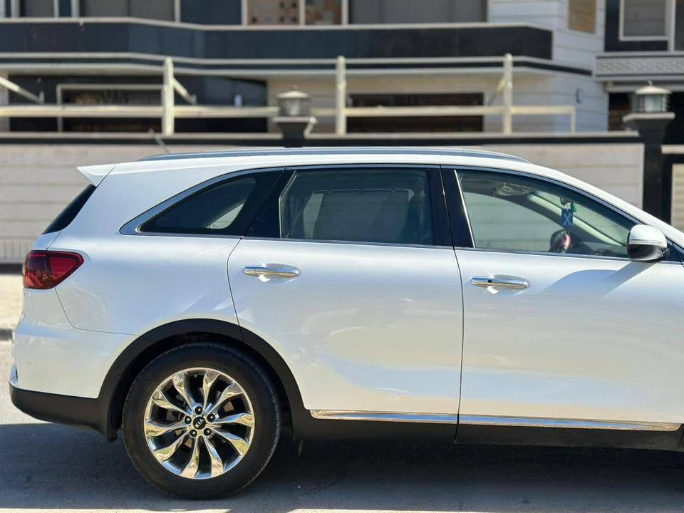 مستعجل ع البيع شباب 

سورنتو 2020 خليجي كفاله 
رقم بغداد بسمي تحويل مباشر 

السعر 210 وبيه مجال للطيبين 

اتصال او وتساب ***********
