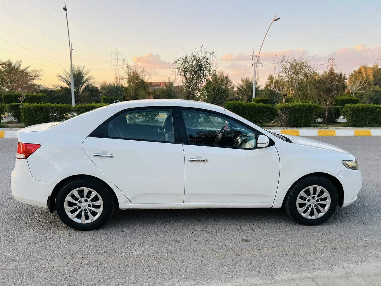 كيا سيراتو موديل 2012 خليجي
رقم أربيل دولي جديد شرط التحويل والغرامات 
السيارة محرك وكير شرط 
محرك 1600 دوش شرط لا تنقيص ولا تبخير 
كير 6 نمر شرط 
تبريد ثلج 
صدر امامي وخلفي جديد 
تخم تايرات جدد 
امري شفط 
تحكم امري كهربائي 
اشاير بالمري 
تحكم مقود
شفتات استيرن 
اربع دسك 
السيارة بيها صبغ قطعتين وشبر بقبق الصندوق فقط 
السيارة جديدة داخل وخارج وترايها زيرو 
السيارة بسعر مناسب جدا 93 وبيها مجال للشراي 
العنوان صلاح الدين تكريت 
للتواصل ***********
