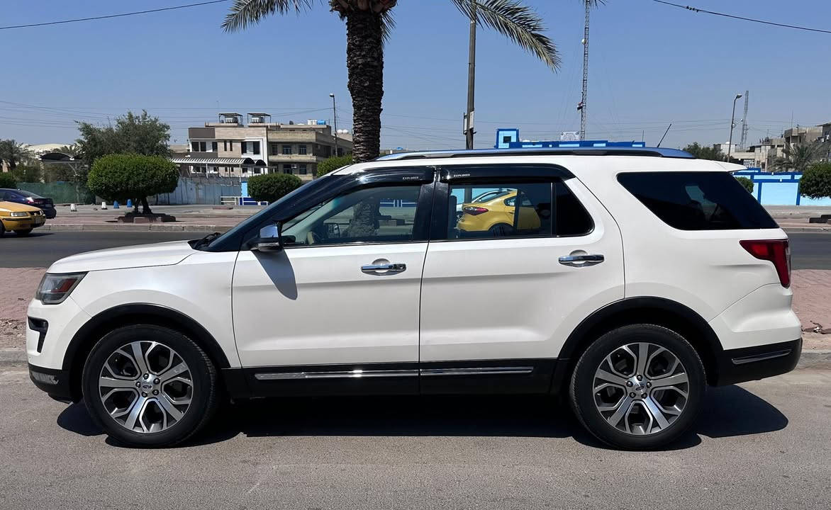 فور اكسبلورر 2019 لمتيد
فول مواصفات
✳️ حساسات امامي وخلفي 
✳️ رادارت امامي وجانبي
✳️ كامرة امامي وخلفي
✳️ كشن ميموري 
✳️ كشنات جلد 
✳️ الكشنات الامامي تدفئة وتبريد ومساج
✳️الكشنات الخلفيه تدفئة
السياره ٧ راكب 
✳️ مثبت سرعة
✳️ ستيرن تدفئة
✳️ تحكمات ستيرن
✳️ تبريد ثلاث قطع 
✳️ سقف بانوراما
✳️ بصمة تشغيل
✳️ بصمة ابواب الامامي 
✳️ اشارة بالمري الجانبيه
موجود رقم الشاصي تشوف صور الحادث
السياره باسمي رقم انكليزي  وهزه الجديد لسنه 2030  
السياره بدون صبغ الباب الايمن بي بارد والجاملغ الايمن مبدل نفس اللون 
السيارة مناقصها اي شي شغل واطلع
السعر 225 وبيها مجال للشراي
المكان بغداد زيونه ***********
