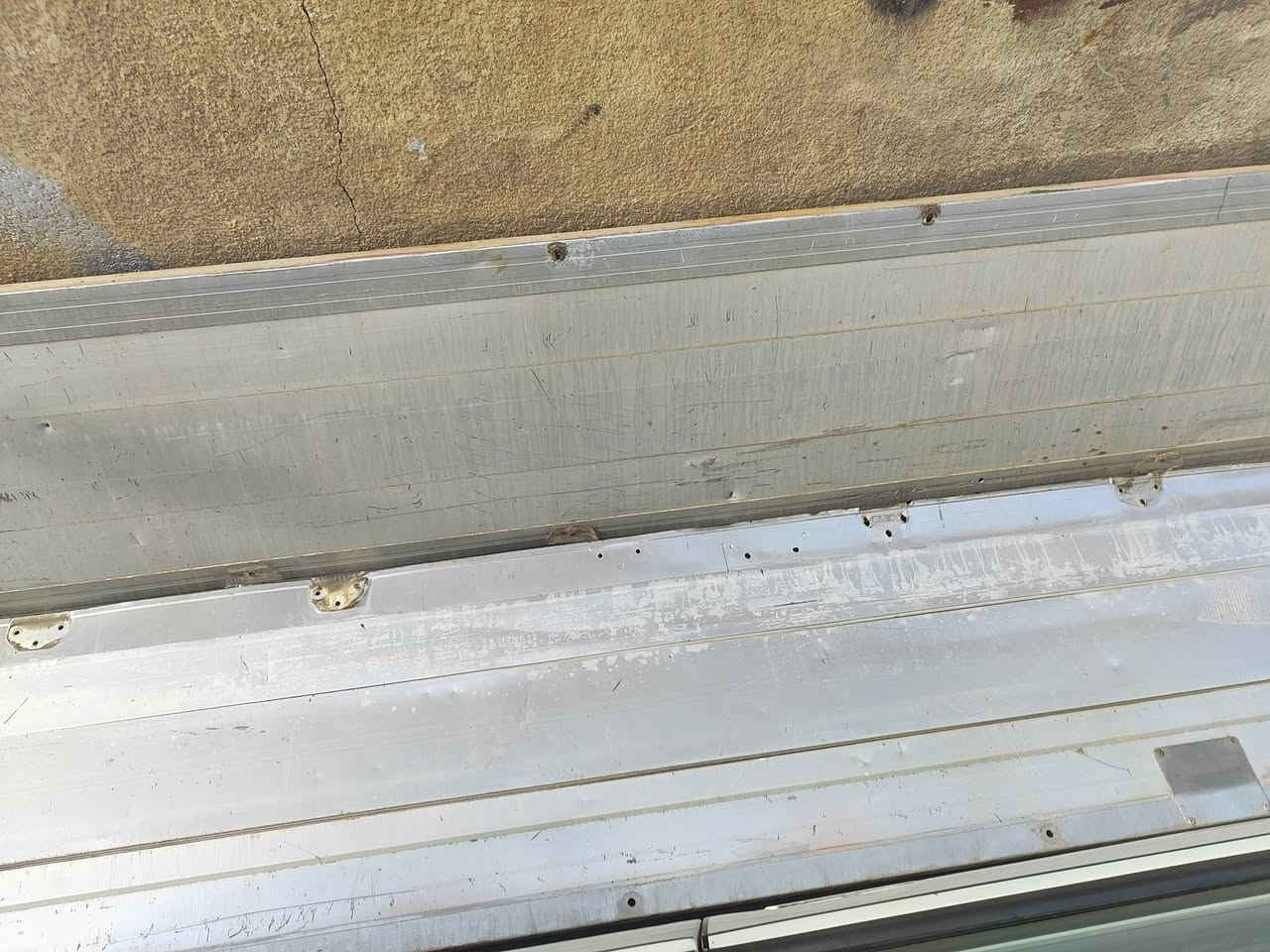 السلام عليككم اصفاح ارتفاع 60 طول سته وربع +تخم سبايدر صباني طول سته متر العلوان بصره ***********5
