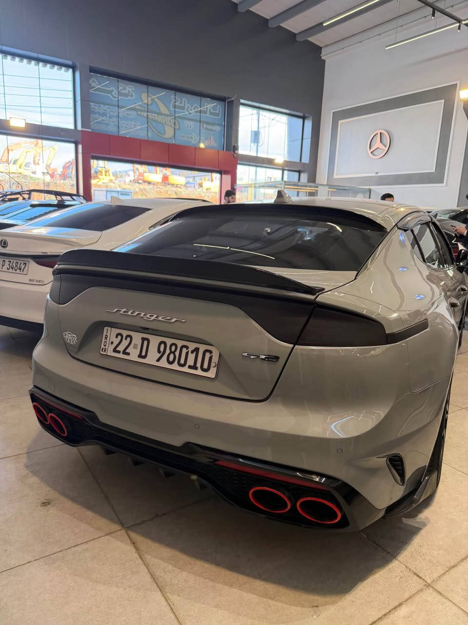 كيا ستينكر موديل 2022 فول مواصفات داخل احمر 
حجم مكينة 2500 4سلندر و توربو 
مرقمة اربيل تحويل و وكالة شرط 
ماشية : 54 الف ميل 
مواصفات 1/1 gt
الضرر : جاملغ و باب و شبر جاملغ ورا 
السعر : 175$
عنوان : دهوك 
*********** اكر, نينوى
