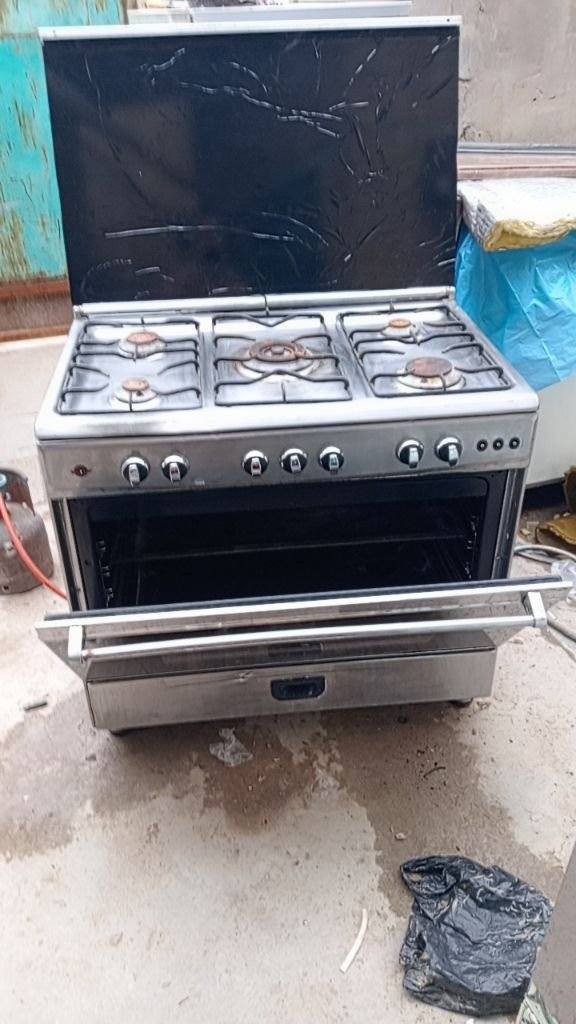 طباخ مصري شغال وعلفحص للتواصل واتساب ***********
