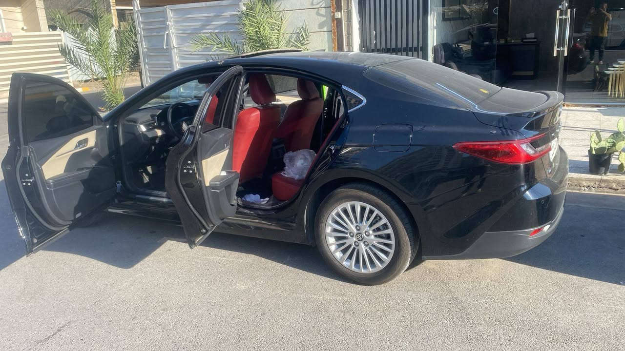 كامري
موديل 2023 وارد خليجي 

محرك 2500  

ماشيه 13 الف 

مواصفات فول 

السيارة مكفوله من الصبغ وتبديل والبارد

السيارة نضيفه 

شرط كير ومحرك مكفولات حدادية جديده 

مكان السيارة بغداد الكرخ 

***********
