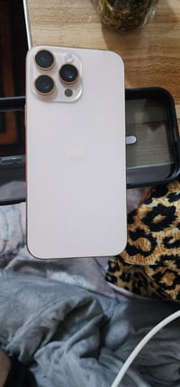 آيفون ١٦ برو ماكس • بطاريه ٨٣ • نضافه 100/100