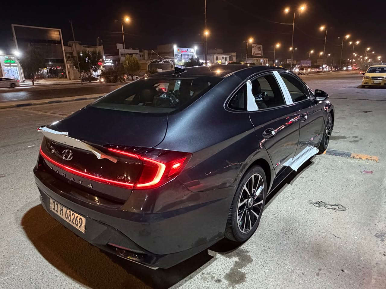 سوناتا فول موصفات عده بنرامه 
موديل ٢٠٢٠
سعر مناسب  ١٤٢ بي مجال بسيط جداً 
مكان سياره ديوانيه رقم سياره بغداد بسمي مدور ثاني يوم 
جهازه السياره حادثها ثلاث قطع سونار موحود ماشيه ٧٥ 
*********** آفاق, القادسية
