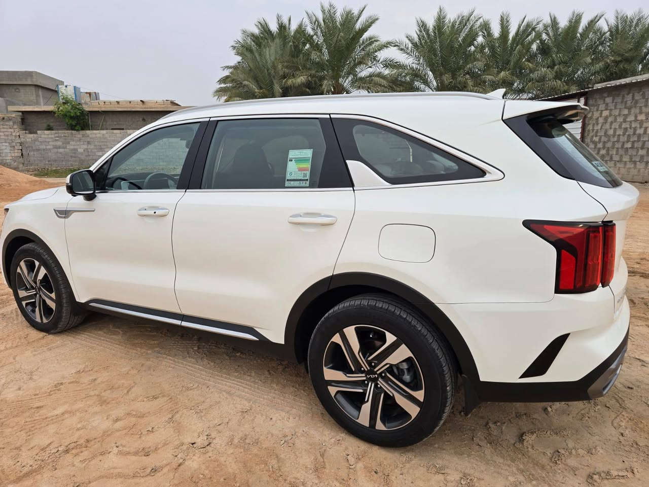 للبيع كيا سورنتو  2023  خليجي يعني كفاله عامه من كلشي.   شرط الفحص
حتى الدعاميات شرط.   
والسياره جديدة على وضع الشركه 
مواصفات فووول بس قماره حديد
5 كامرات 360   بصمه دخول ذكي 
كشن حار وبارد + جلد + 2 كهرباء 
كير ماوس  محرك 6 شرط على وضع الشركة 
لايت 4 عدسات    داخل جلد +الارضيه مغلفه جلد
7 راكب  3 قطع تبريد ثلج
تحكم ستيرن كامل + شفتات 
حساس خلفي و امامي.  ويل كروم 
شاشه كبيرة + جي بي اس 
بردات خلفية.    جنطه كهرباء 
السيارة حلوة وجديدة لوك بحالت الوكاله ماشيه 65
رقم اربيل دولي سنويه جديدة  
السعر 300
***********
