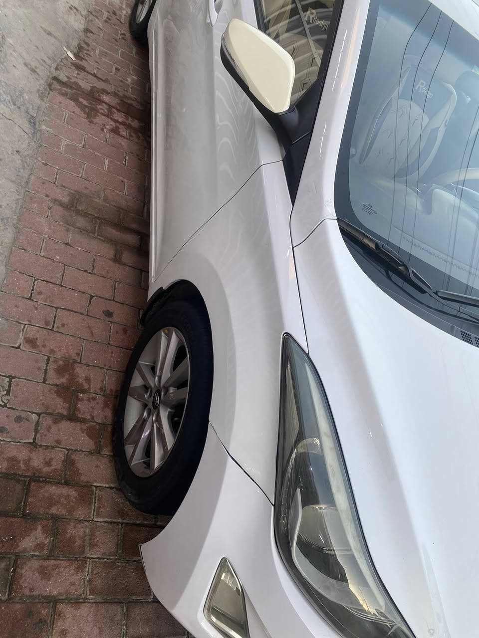 النترا 2014 خليجي
ماشيه 133 الف كيلو 
بيها بنيد طاير  وبابتين العبري  
كفالة لغد شاصي وحوض 
ابيض اللون 
فتحة سقف 
تحكم ستيرن
شاشة لمس
كاميرا خلفية 
مري تحكم كهربائية 
ارضية جلد 
ويل كب 
سنترلك 
حدادية كاملة 
السيارة جاهزة من جميع النواحي
السعر 120 ورقة 
  العنوان بغداد الحبيبية 
للتواصل ***********
