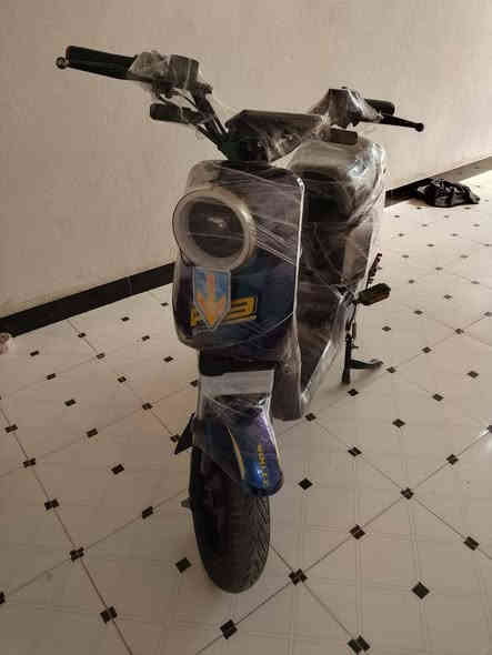 السلام عليكم للبيع دراجه شحن 9R  مواصفات
بطاريات جدد  بيه 5 بطاريات 
تاريرات جدد 
كهربائيات كله. شغاله. 
دراجه نضيفه كلش 
المكان بابل  القاسم 
السعر 340 بيه مجال 
الشراي يتصل ...***********
