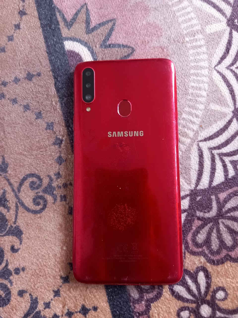 سلام عليكم تليفون اي 20نضيف شرط الفحص بصمه ذاكرته 32 مكاني حي المعلمين الجديد ***********سعره 100وبي مجال الشراي يدلل
