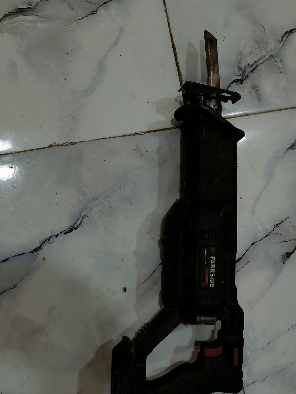 دريلات زاد كوسرات زاد مناشير زاد شاحنه أربعة امبير زاد بطاريه بارك سايد للبيع عنوان بصرة شط العرب ***********
