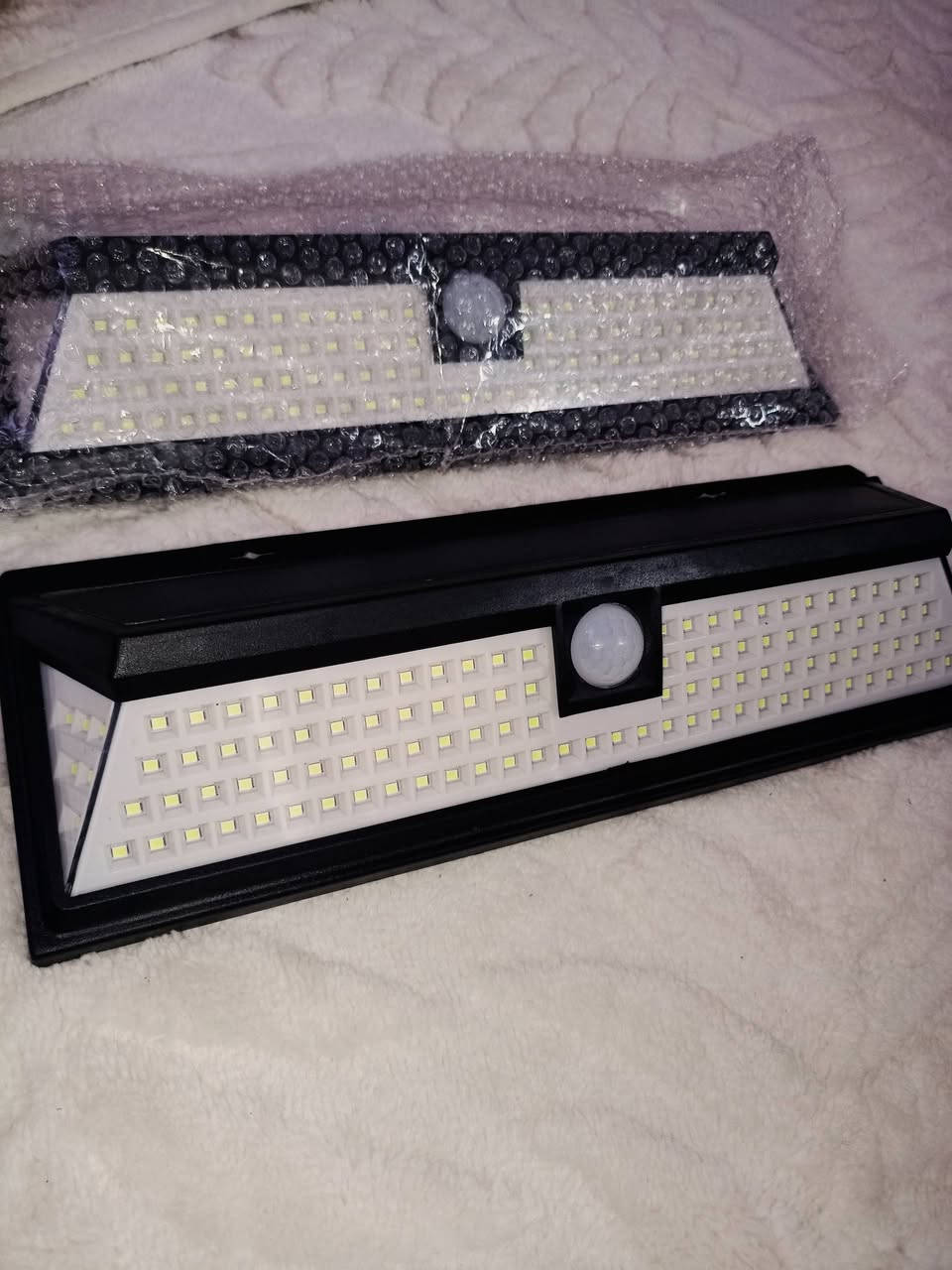 قمر ستور يرحب بكم 💗🎀
مجموعتان من البلوجكترات 
الاولئ بلوجكتر بتصميم يشبه الكاميرا يشتغل علئ الطاقة الشمسية بيه ريمونت تحكم عن بعد ويحتوي 3 مودات كل مود اله مهمة تختلف عن الثانية وبي ميزة حلوة يمتلك حساس بحيث واحد من المودات يكون البلوجكتر طافي وبس يمر شخص من يمة يشتغل لان يحتوئ علئ حساس سعر البلوجكتر الواحد بـ 15 واثنيهن بـ 25 

اما الثاني فـ هذا نفس الشي علطاقة الشمسية ويمتلك حساس ايضا سعر الواحد 10 الاثنين بـ 18 

توصيل 5 الف


**إذا كنت صاحب هذا الإعلان وتريد حذفه لأي سبب، رجاءا أرسل رسالة إلى الدعم الفني**