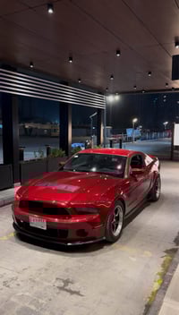 موستنك 2013بريموم فول مواصفات v6 ماشية 200km عليها كت شيلي كامل السيار...