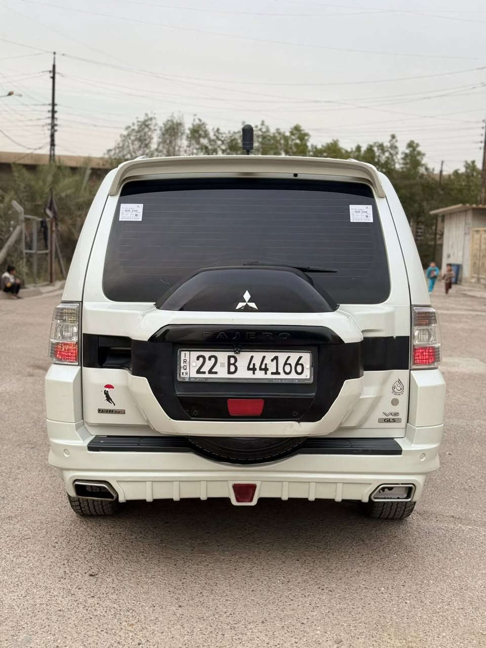 باجيرو 2016 صدفي سياره كفاله من الصبغ والضربه جديده كفاله من كلشي سياره وضع شركه ماشيه 90 حقيقي وعل فحص سياره جديده بمعنه الكلمه سياره كارتون صدر إمامي وخلفي جديد طسه معالجه من الشركه شرط ترايه يخبل مسويله كواتم بيبان سياره شرط لوك كامله مسويله سياره جاهزه من كلشي مواصفات 
دمامات سستم
بيبان جلد 
لايت زنون اصل 
8ايرباك 
7راكب 
دبل تحكم ستيرن 3
كأمره وحساس خلفي 
كأمره امامي اصل 
داخل صاج 
ويل 17 
محرك 3500 
مري شفط 
اشاير بل مري 
لد نهاري 
فوريل 4x4 سياره مواصفات معروفه 
رقم اربيل الجديد الدولي تحويل اني حاضر بسمي
العنوان بغداد حي النورين سعر 167 وبيها مجال بصيط  
الاستفسار ***********
