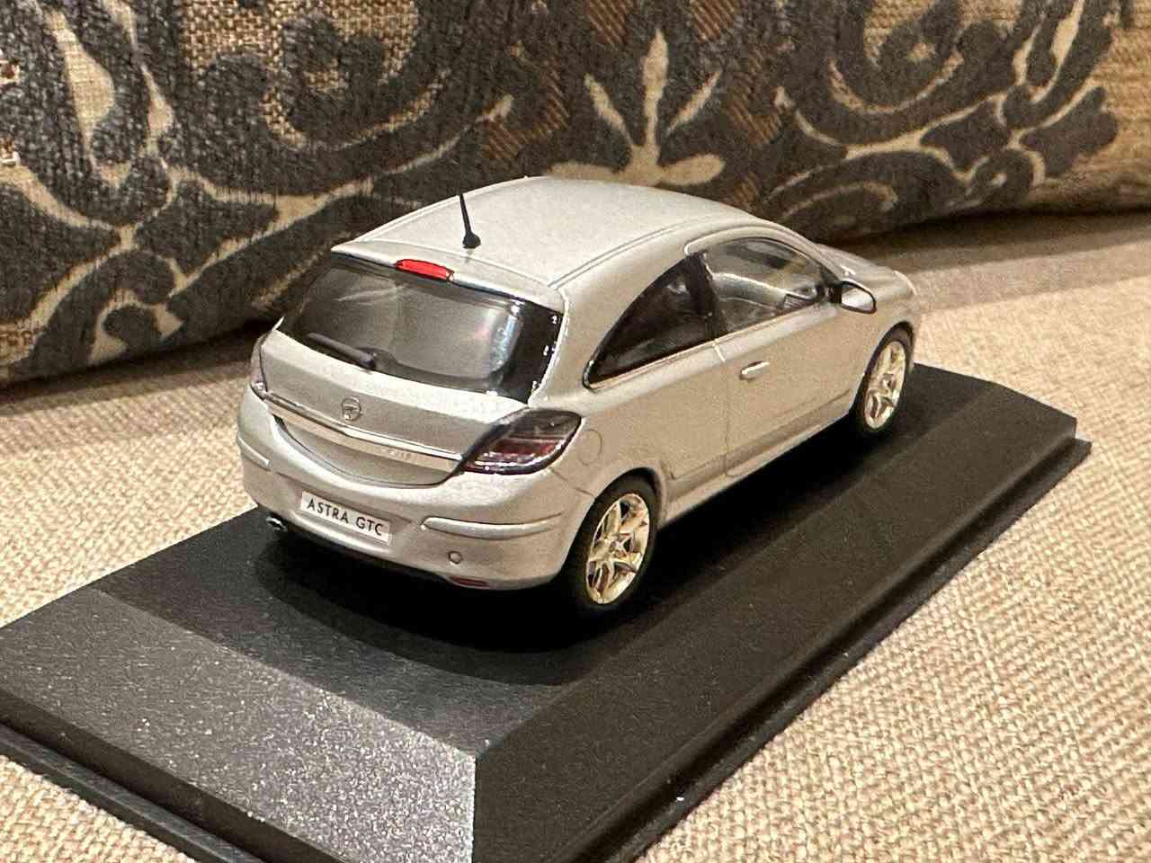 OPEL ASTRA GTC 🔴
DELAER EDITION 1/43


**إذا كنت صاحب هذا الإعلان وتريد حذفه لأي سبب، رجاءا أرسل رسالة إلى الدعم الفني**