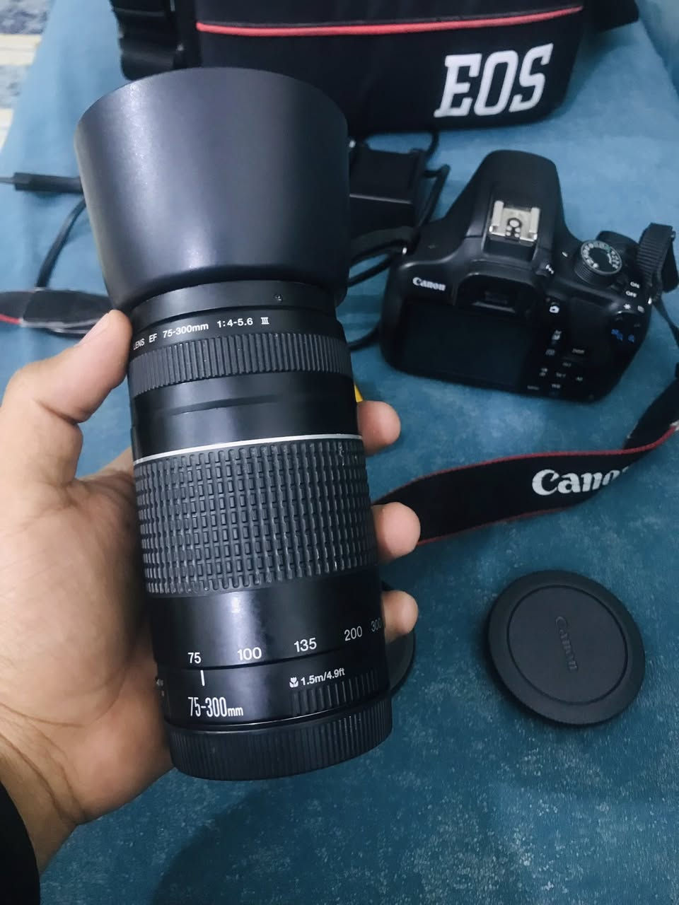 كاميرا كانون 1200D للبيع
نضيفة جداً جداً ومستعملة قليل💯😍.
مع كامل الملحقات👌🏾.
1- زوم رياضي 75-300 mm
2- بطارية اصلية مع شاحنة
3- جنطة
4- رام عدد 2 ( 16،32 ) غيغابايت 
5- جهاز نقل الصور عدد 2 ( متعدد الاستخدام للايفون و الاندرويد )
6- حزام 
7- قبق لحماية العدسة من الاضرار 

السعر مناسب جداً للاستفسار موجود واتساب :
***********
او مراسلة الصفحة
